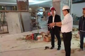 董事長(zhǎng)許寶平視察中興工地