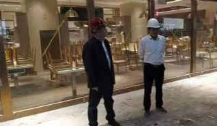 董事長(zhǎng)許寶平視察中興工地